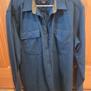 Patagonia Men's Blue Casual Button Down Shirt